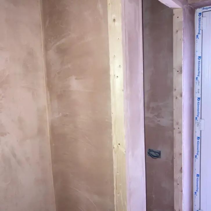 Plaster smoothing